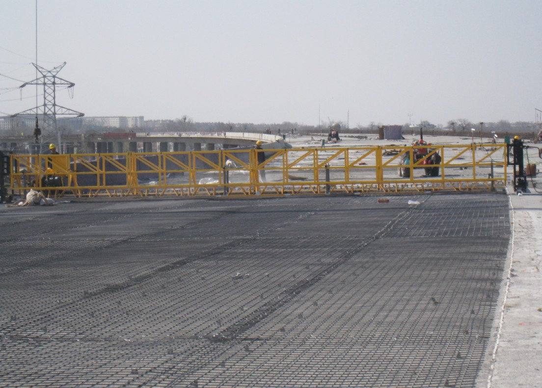 懸掛高頻整平機被中鐵二十幾個局集團，中國路橋集團選購。