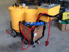 福瑞得機(jī)械60升灌縫機(jī)，路面專用密封膠準(zhǔn)備發(fā)貨