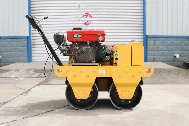 對(duì)于小型手扶壓路機(jī)的這些使用環(huán)境您要明白！